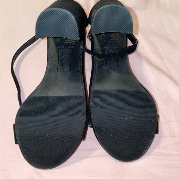 Open toe block heels - Picture 2 of 5